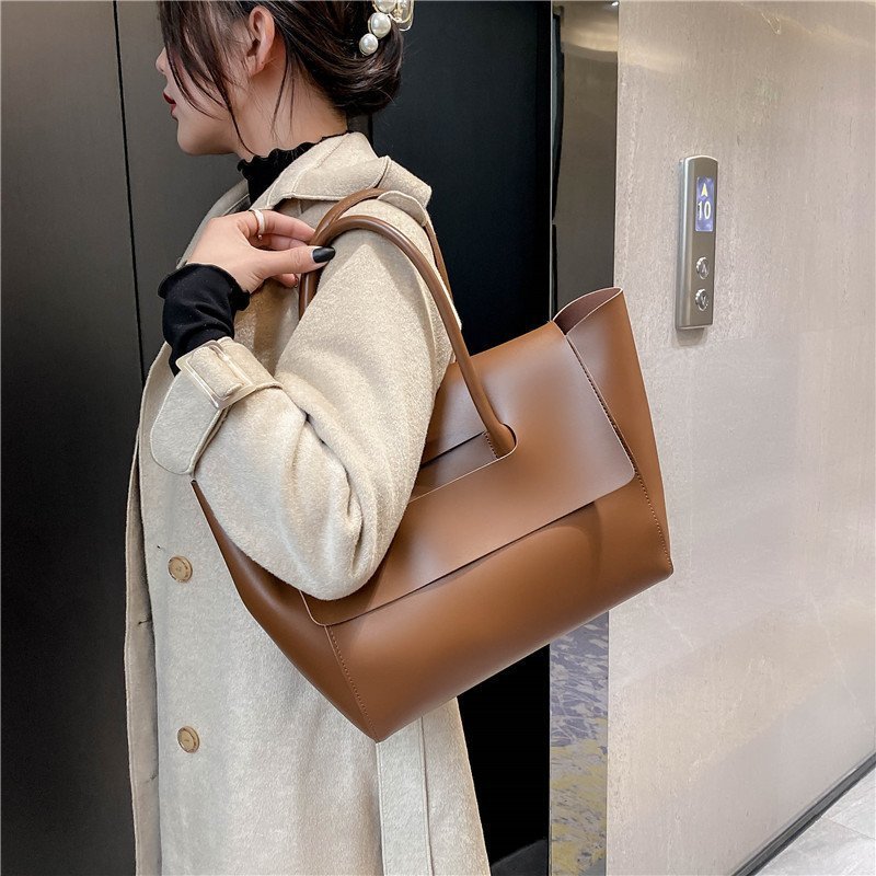 Women's Large Capacity Shoulder Tote – Stylish, Retro, Solid Color, High Quality
